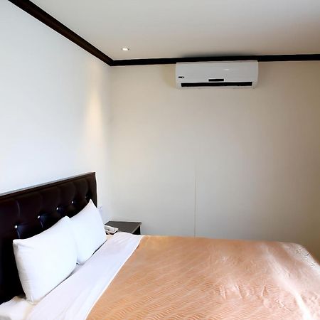 Holiday Business Hotel T'ai-tung Exterior foto