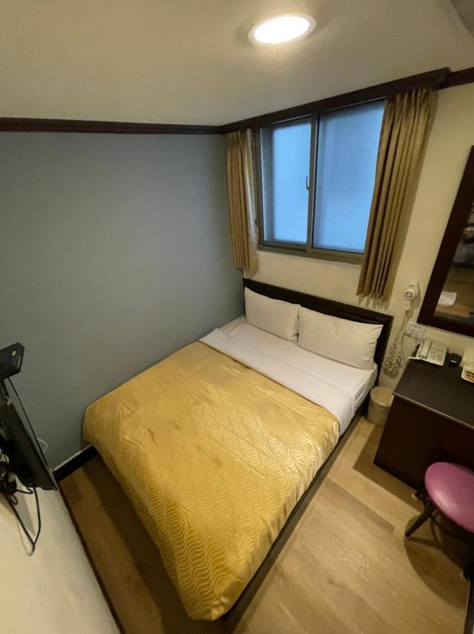 Holiday Business Hotel T'ai-tung Exterior foto