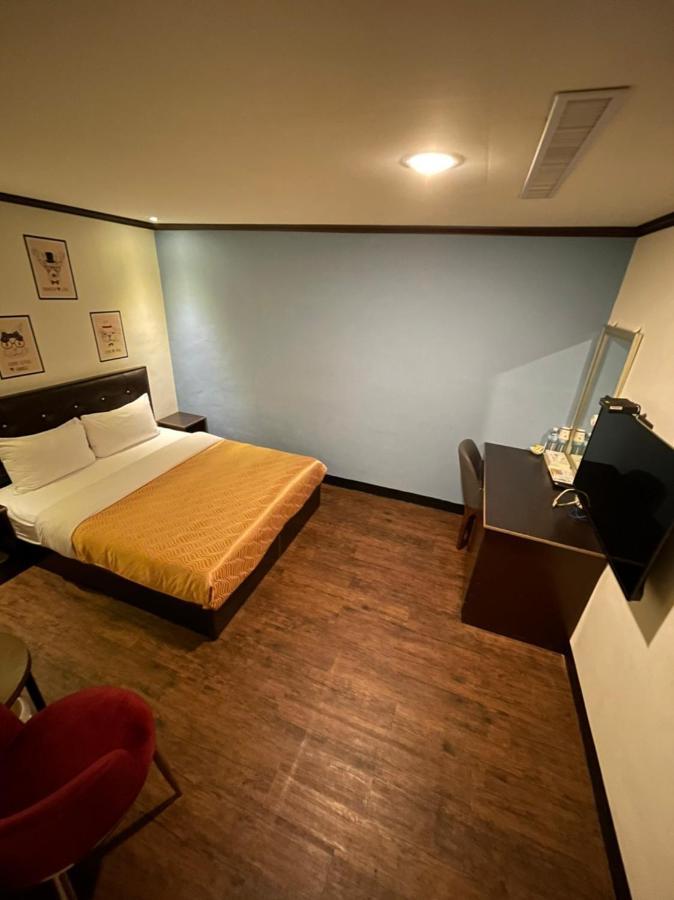 Holiday Business Hotel T'ai-tung Exterior foto