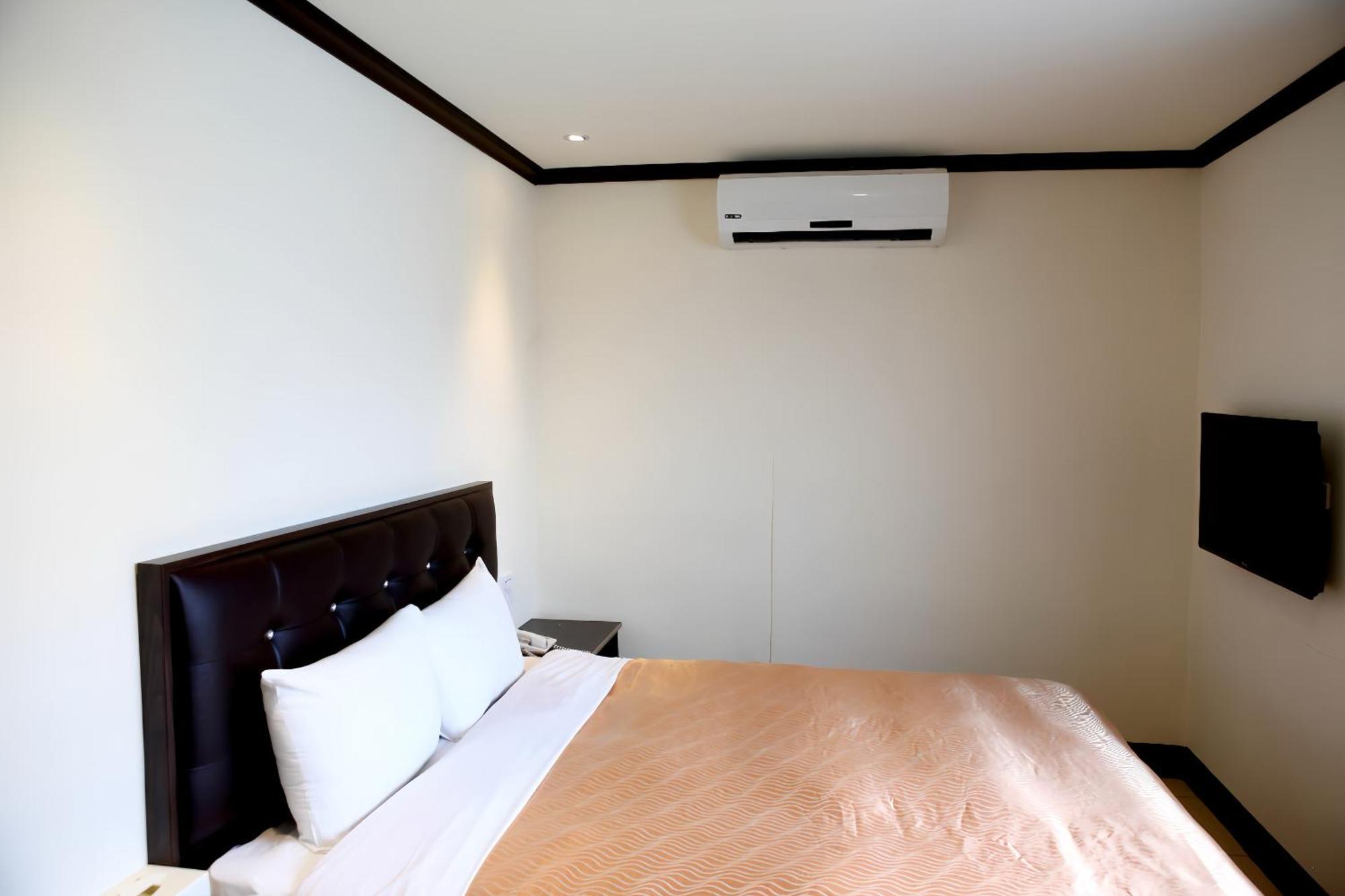 Holiday Business Hotel T'ai-tung Exterior foto